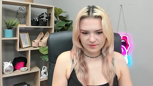 Snapshot of SweetLilyxo chatting on 20, 7, 2026 SweetLilyxo online show from 20, 7, 2026