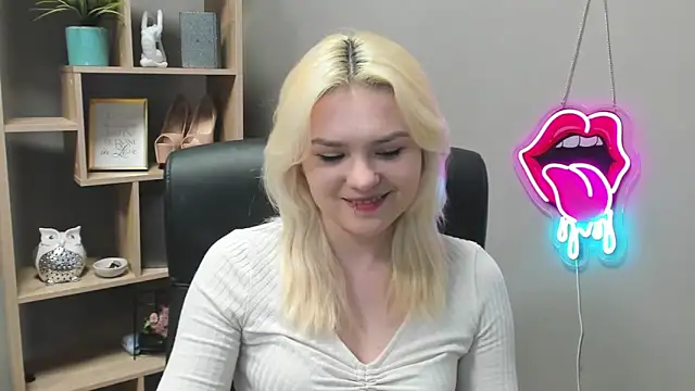 Snapshot of SweetLilyxo chatting on 28, 2, 2026 SweetLilyxo online show from 28, 2, 2026