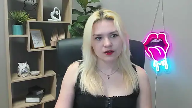 SweetLilyxo online show from 15, 4, 2026