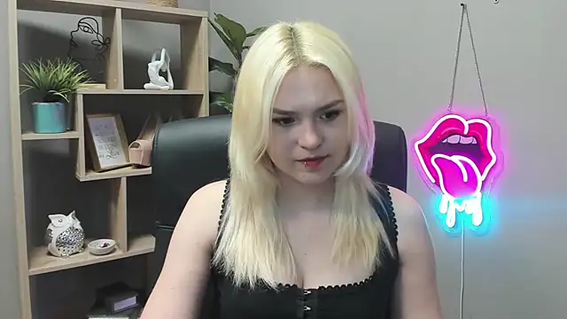 SweetLilyxo online show from 8, 5, 2026
