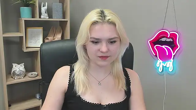 Snapshot of SweetLilyxo chatting on 1, 3, 2026 SweetLilyxo online show from 1, 3, 2026