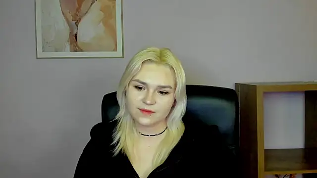 Snapshot of SweetLilyxo chatting on 11, 2, 2026 SweetLilyxo online show from 11, 2, 2026