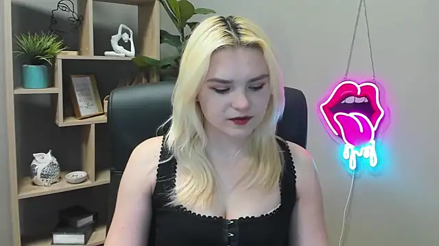 SweetLilyxo online show from 22, 4, 2026