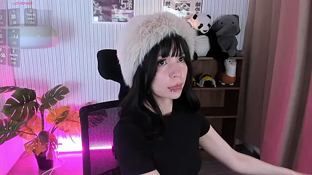 Snapshot of Laukyubey1 chatting on 12, 2, 2026 Laukyubey1 online show from 12, 2, 2026