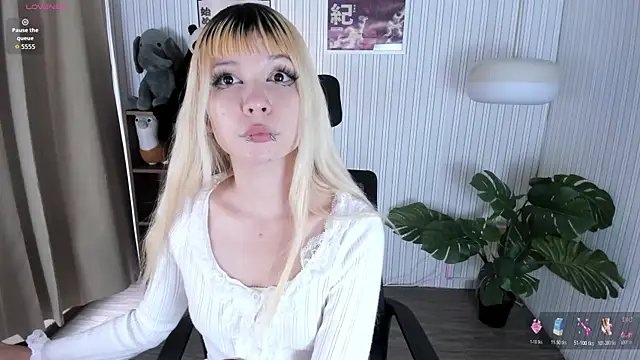 Laukyubey1 online show from 8, 4, 2026