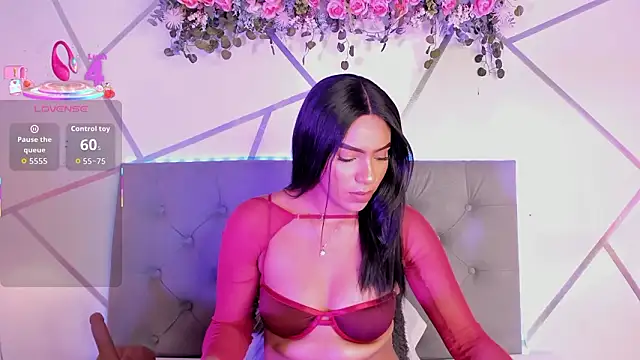 Snapshot of Khloe_Rosee chatting on 7, 2, 2026 Khloe Rosee online show from 7, 2, 2026