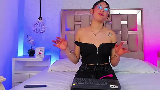 ChloeSteele online show from 12, 2, 2026