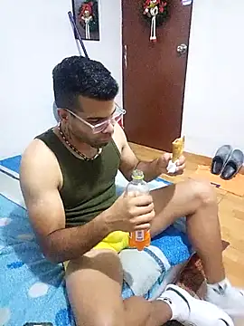 Snapshot of thom_1 chatting on 12, 2, 2026 thom 1 online show from 12, 2, 2026