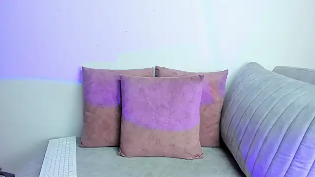 PamelaQueen  online show from 8, 4, 2026