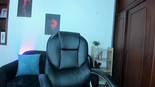PamelaQueen  online show from 29, 6, 2026