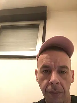 Snapshot of creativeX chatting on 3, 2, 2026 creativeX online show from 3, 2, 2026