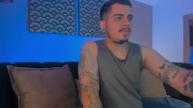 Snapshot of Chriss_Hunt chatting on 6, 2, 2026 Chriss Hunt online show from 6, 2, 2026