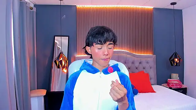 Noa 03 online show from 16, 3, 2026