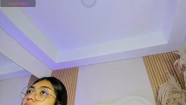 Snapshot of rebeca_taylor chatting on 7, 2, 2026 rebeca taylor online show from 7, 2, 2026