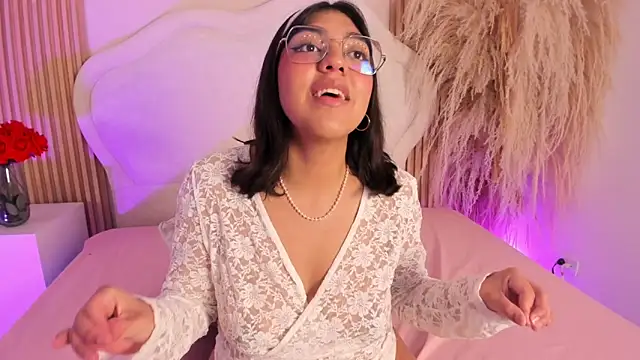 Snapshot of rebeca_taylor chatting on 20, 2, 2026 rebeca taylor online show from 20, 2, 2026