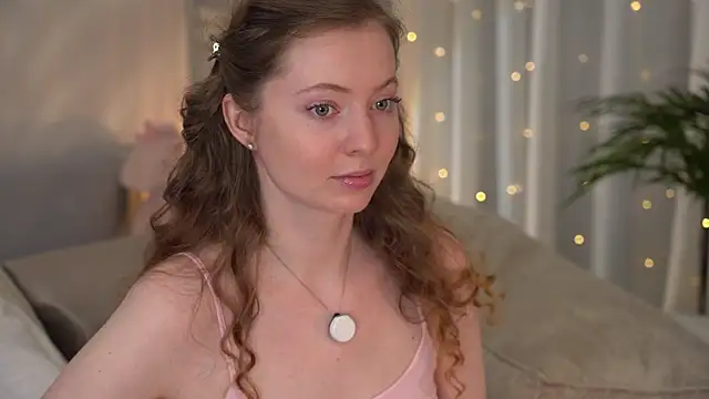 moan elisa online show from 2, 4, 2026