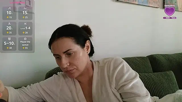 Snapshot of ViolettBaby chatting on 5, 2, 2026 ViolettBaby online show from 5, 2, 2026