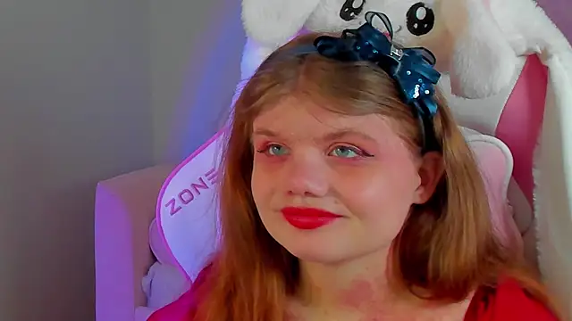 ChloeHalses online show from 12, 5, 2026