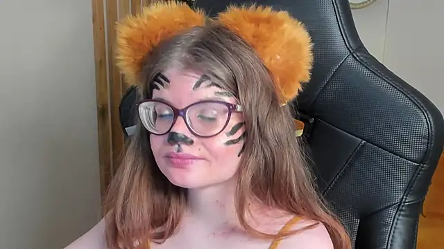 ChloeHalses online show from 10, 2, 2026