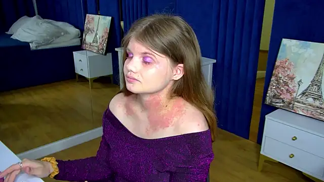ChloeHalses online show from 12, 7, 2026