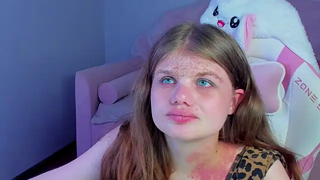 ChloeHalses online show from 5, 5, 2026