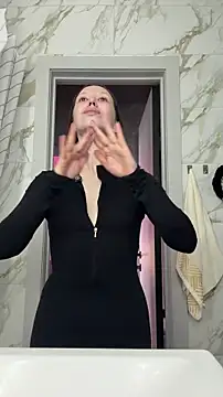 Velvet Hell online show from 13, 4, 2026