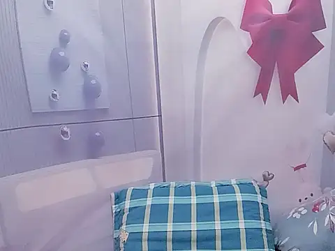 Hello-Kitty001 online show from 29, 4, 2026
