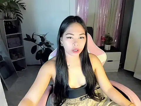 Ursweetyshaine online show from 10, 4, 2026