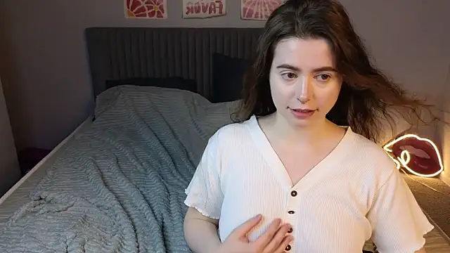 LovingWhisperr online show from 19, 2, 2026