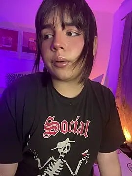 Daniellesins1 online show from 8, 5, 2026