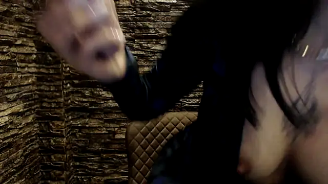 BrianaBloom online show from 28, 3, 2026