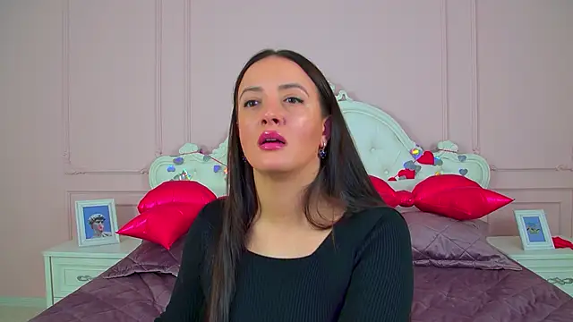 Snapshot of ElinaBellucci chatting on 2, 3, 2026 ElinaBellucci online show from 2, 3, 2026