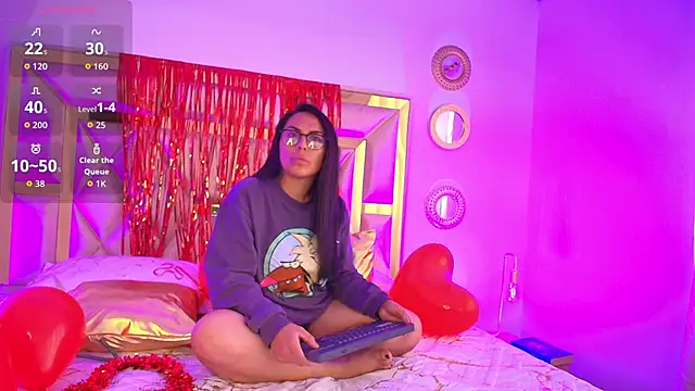 Emma Sanz   online show from 11, 2, 2026