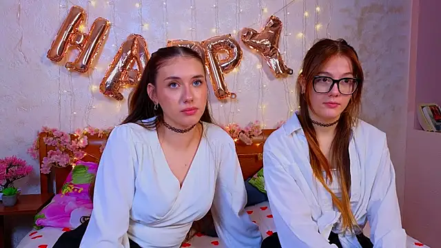 Snapshot of MelanieTwice chatting on 4, 2, 2026 MelanieTwice online show from 4, 2, 2026