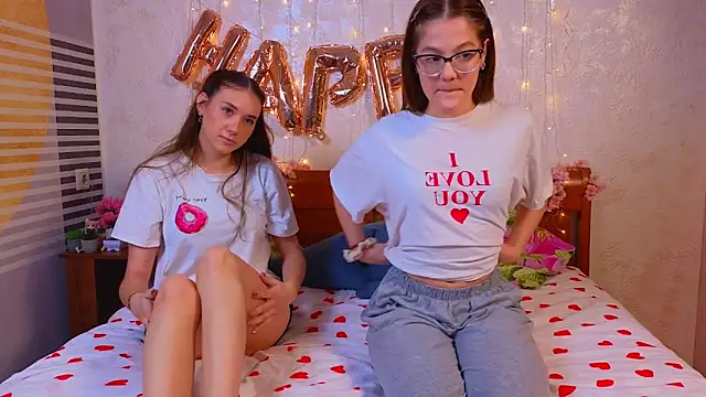 Snapshot of MelanieTwice chatting on 11, 2, 2026 MelanieTwice online show from 11, 2, 2026