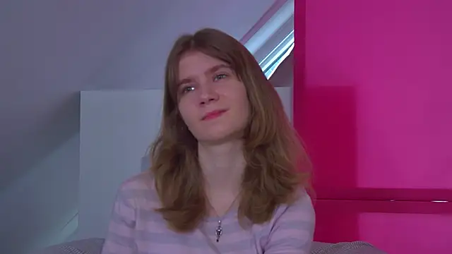 MilaMaelis online show from 15, 4, 2026