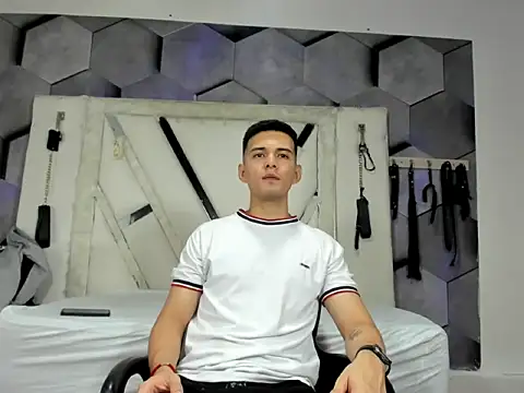 GoldenBoyM online show from 25, 4, 2026