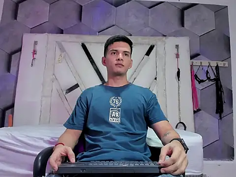 GoldenBoyM online show from 30, 5, 2026