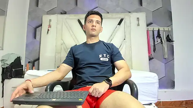Snapshot of GoldenBoyM chatting on 11, 7, 2026 GoldenBoyM online show from 11, 7, 2026