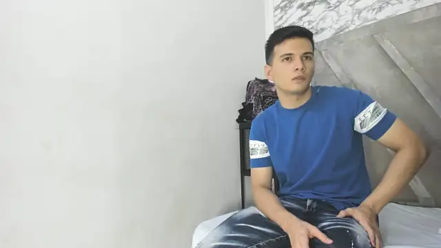 Snapshot of GoldenBoyM chatting on 4, 2, 2026 GoldenBoyM online show from 4, 2, 2026