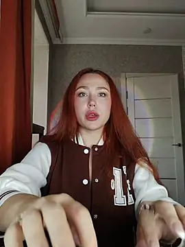 LolaaMint  online show from 4, 3, 2026