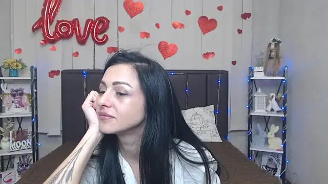 EvaClarkk online show from 17, 5, 2026