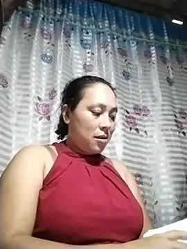 Snapshot of May_Bombs chatting on 4, 2, 2026 May Bombs online show from 4, 2, 2026