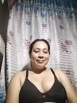 Snapshot of May_Bombs chatting on 13, 2, 2026 May Bombs online show from 13, 2, 2026