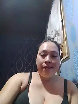 Snapshot of May_Bombs chatting on 9, 7, 2026 May Bombs online show from 9, 7, 2026