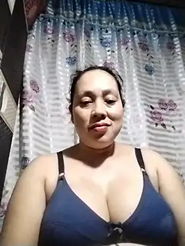 Snapshot of May_Bombs chatting on 9, 2, 2026 May Bombs online show from 9, 2, 2026