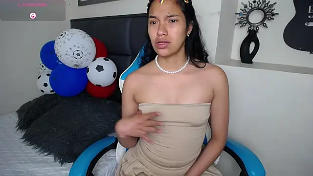 Snapshot of Julieta_Parker chatting on 25, 6, 2026 Julieta Parker online show from 25, 6, 2026
