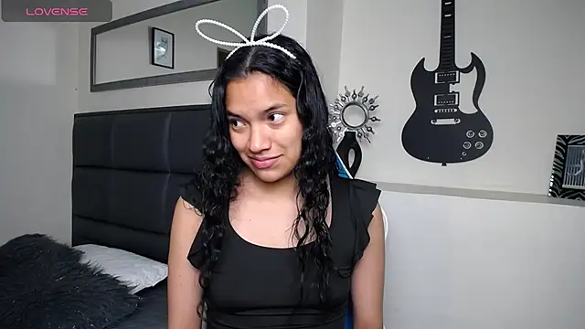 Snapshot of Julieta_Parker chatting on 5, 7, 2026 Julieta Parker online show from 5, 7, 2026
