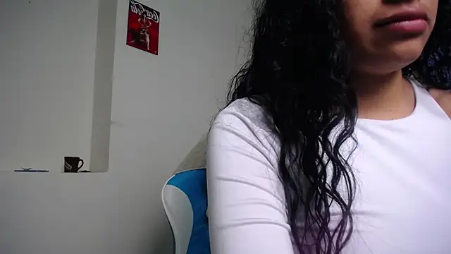 Julieta Parker online show from 13, 4, 2026