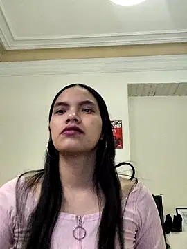 Snapshot of Julieta_Parker chatting on 5, 2, 2026 Julieta Parker online show from 5, 2, 2026